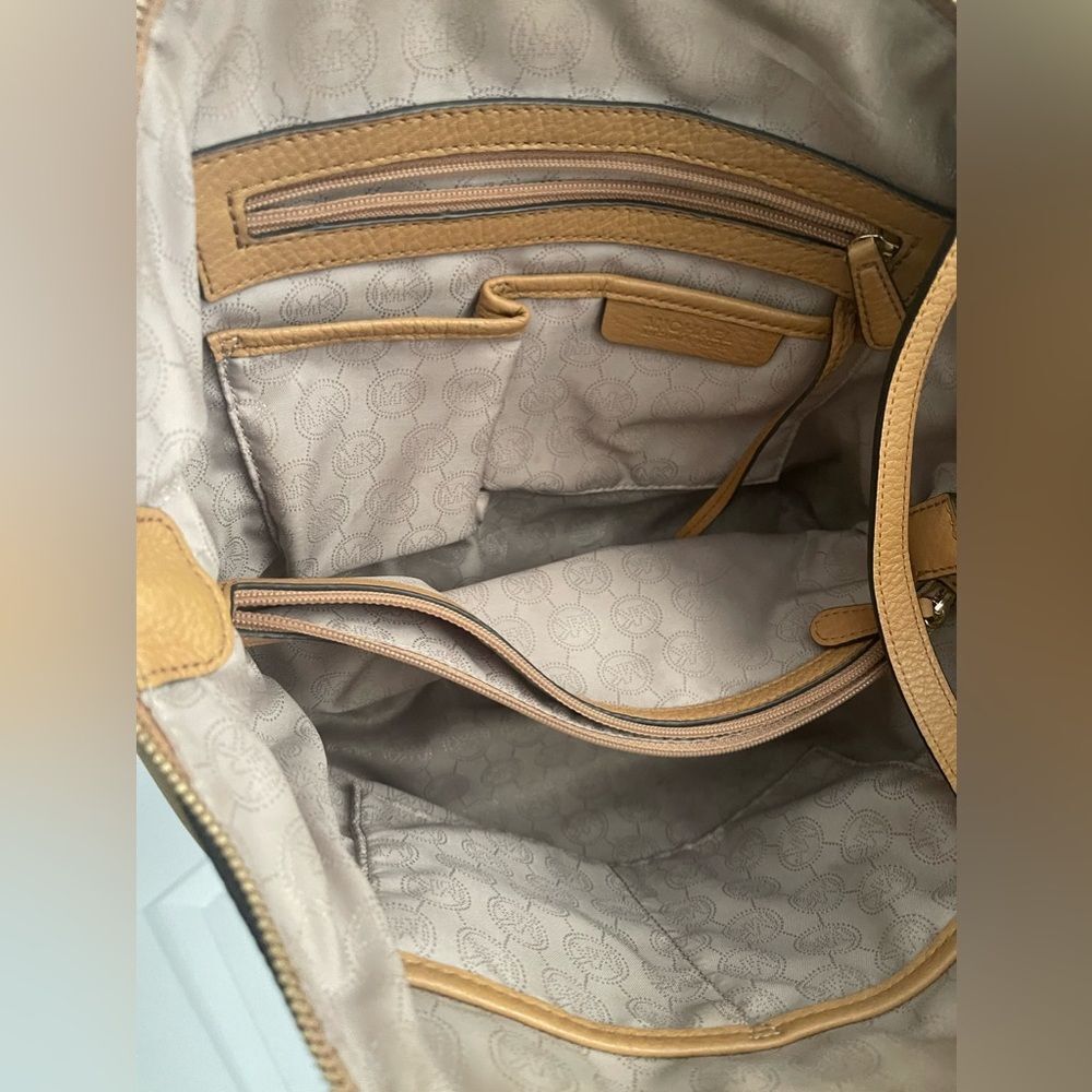 Micheal Kors Satchel Crossbody Bag - Picture 3 of 5